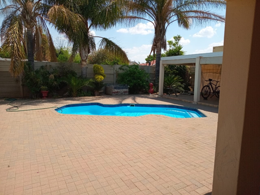 4 Bedroom Property for Sale in Jan Cillierspark Free State